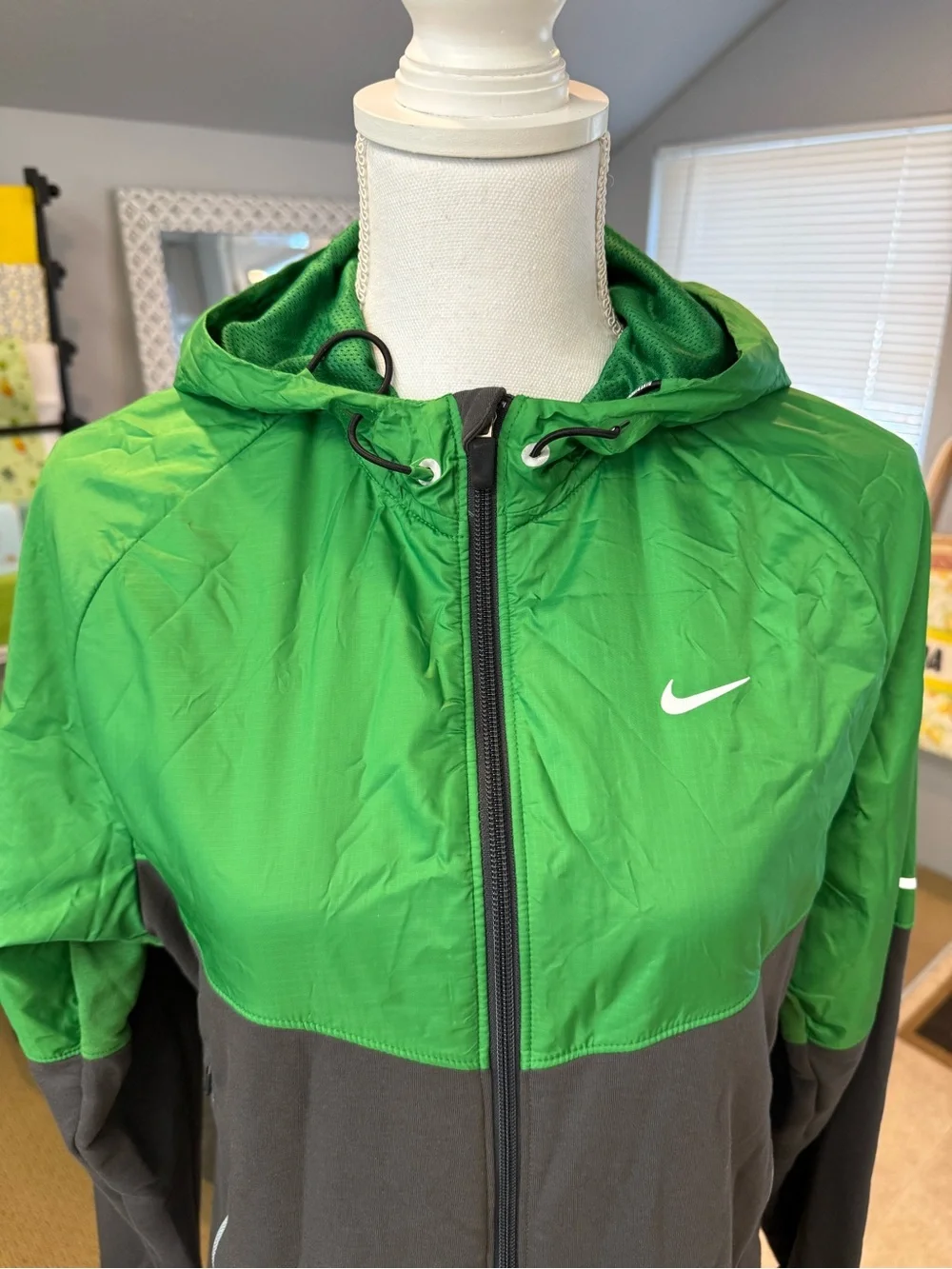 Nike Running Green and Gray Zip-Up Hooded Windbreaker